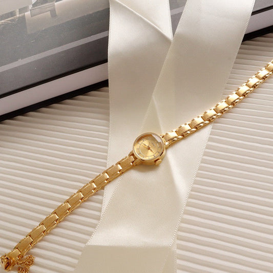 Classic Vintage Style Watch - Timeless Elegance